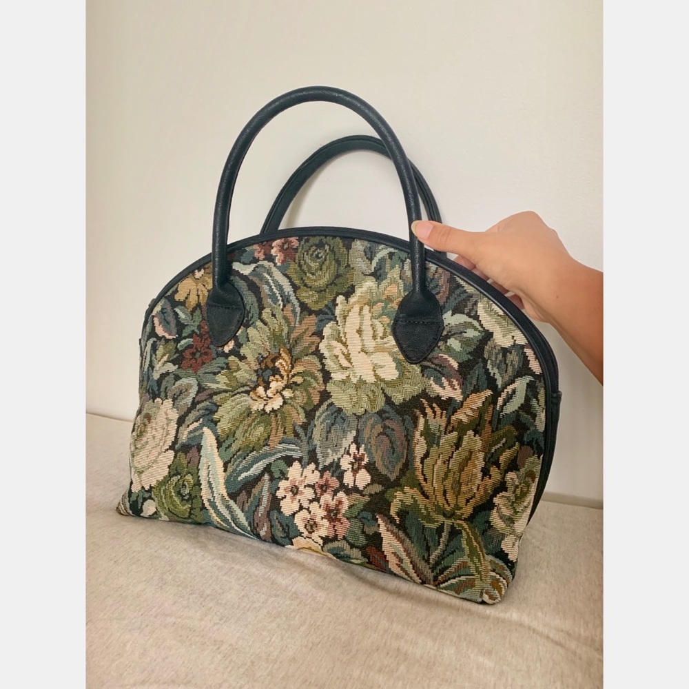 Vintage floral tapestry handbag